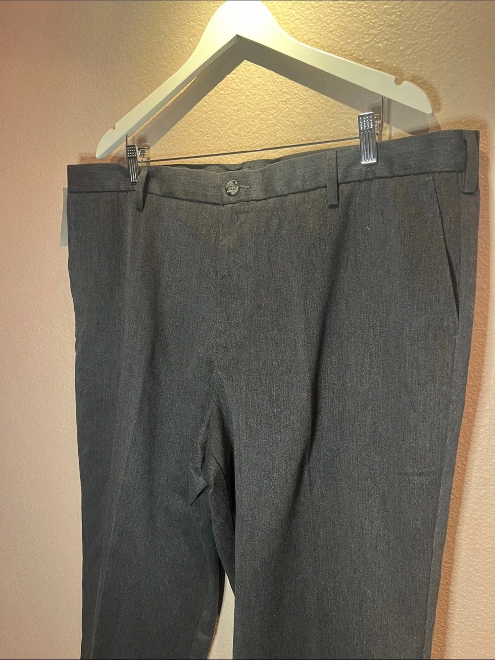 New Dockers Men’s Signature Khaki Gray Pants Size 42 x 30 Classic Fit NWT